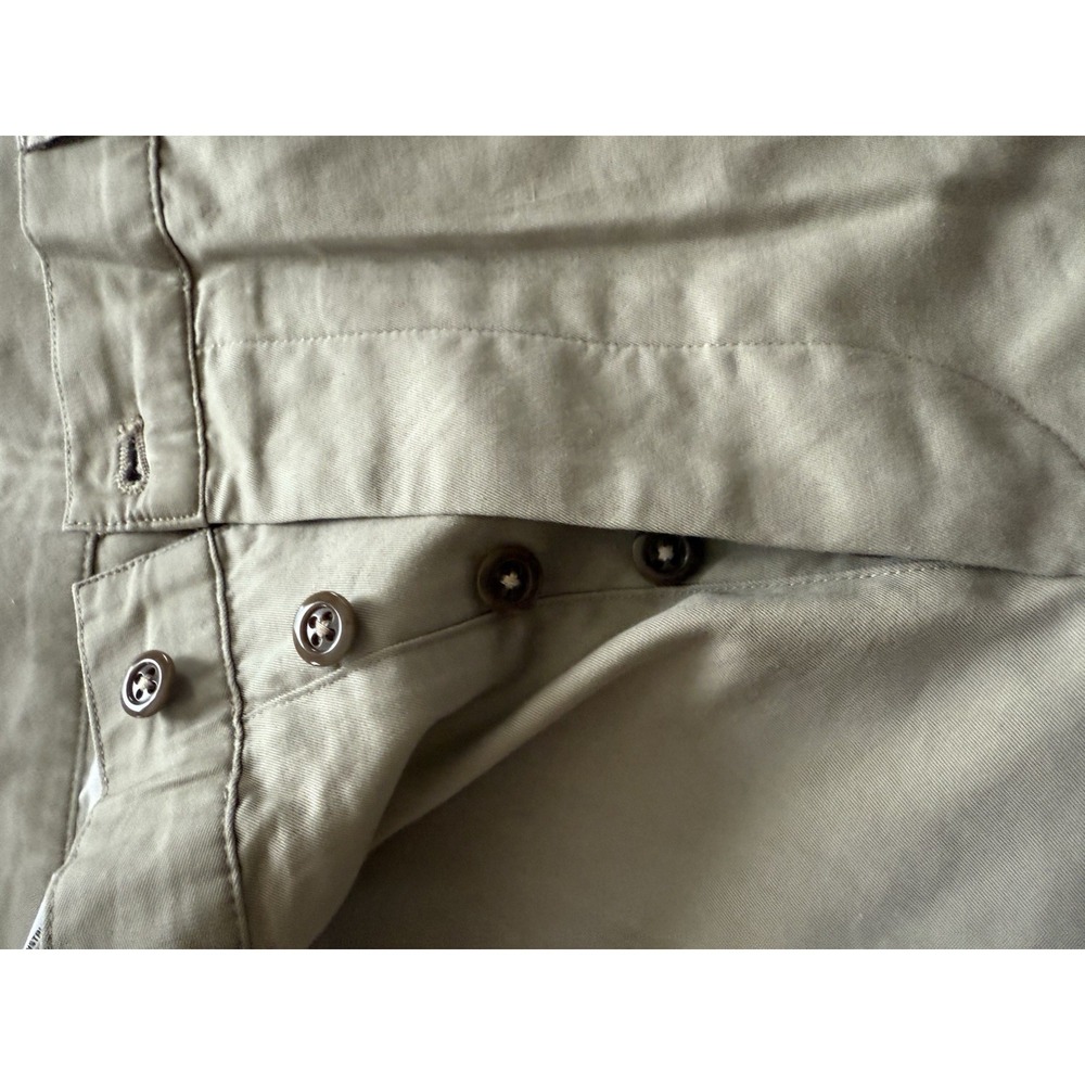 DKNY Shorts Size 36 Beige Modern Classic Khaki Lightweight - Picture 4 of 6